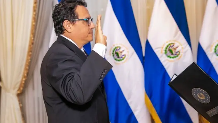 Ministro interino Educación