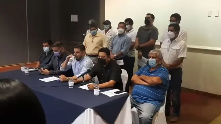 Más renuncias en ARENA