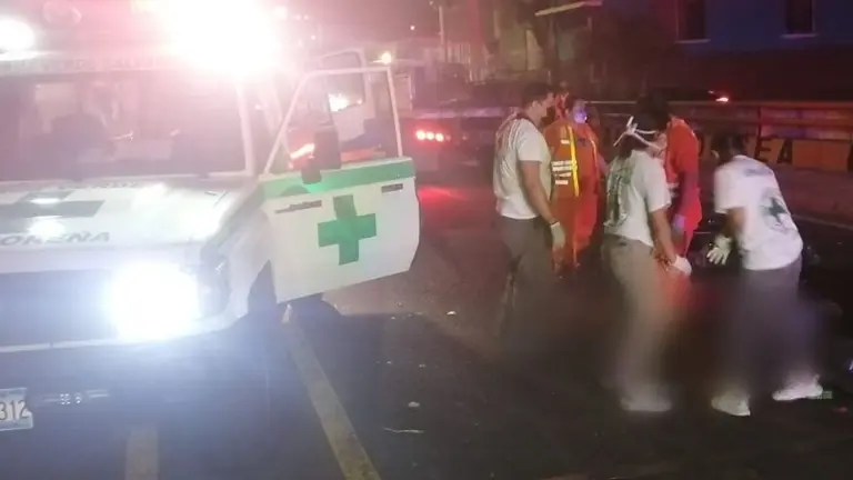 Dos motociclistas muertos por la 49