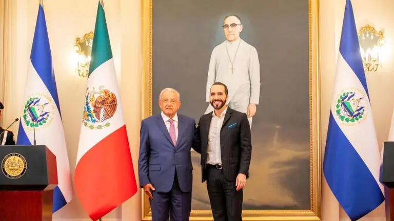 Presidente mexicano y salvadoreño