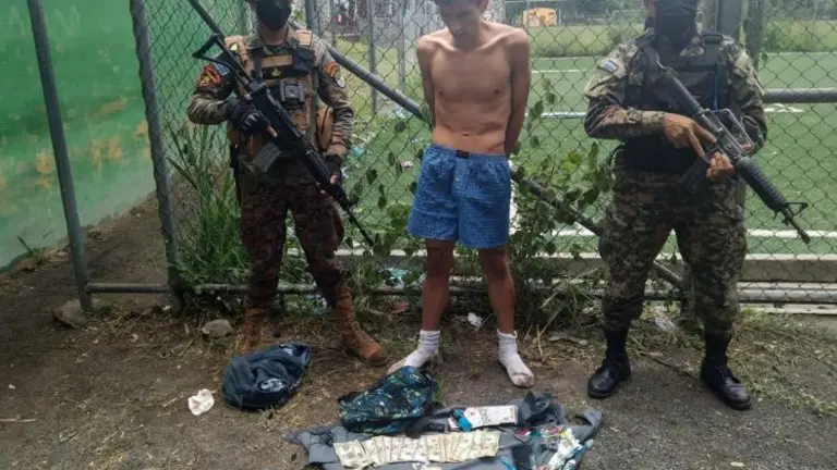 Pandillero intentó sobornar a militares