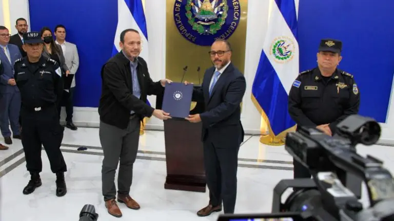 Proyecto de policías