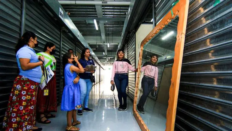 Vendedores del Mercado Hula Hula