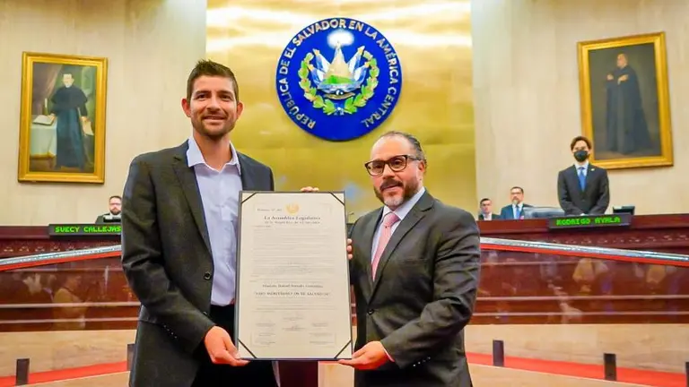 Hijo meritísimo de El Salvador