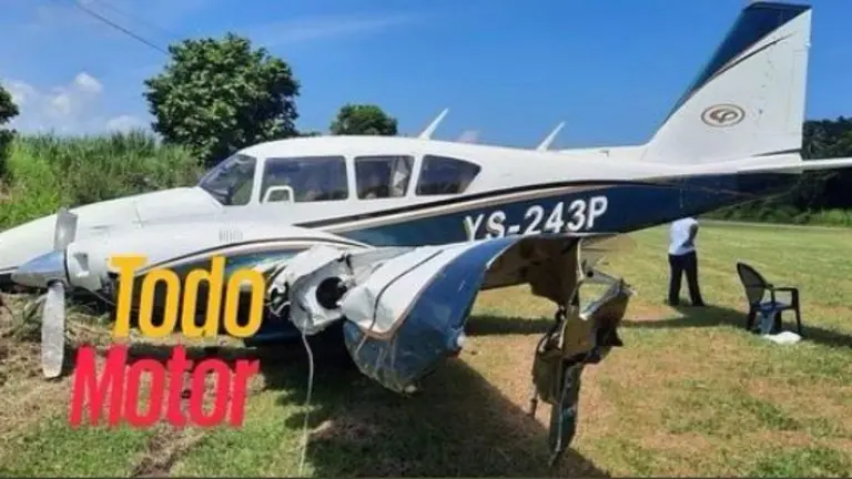 Avioneta en Puerto Barillas