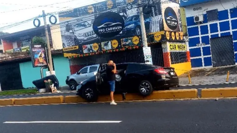 Honda Civic en Calle El Pedregal