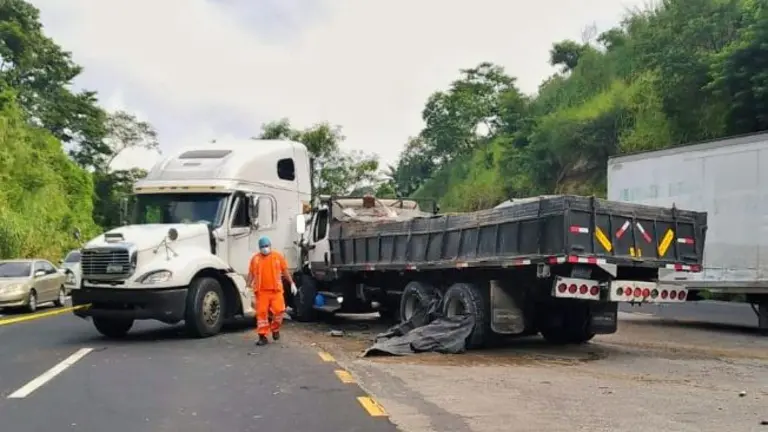 Conductor de camión muerto en la de Oro