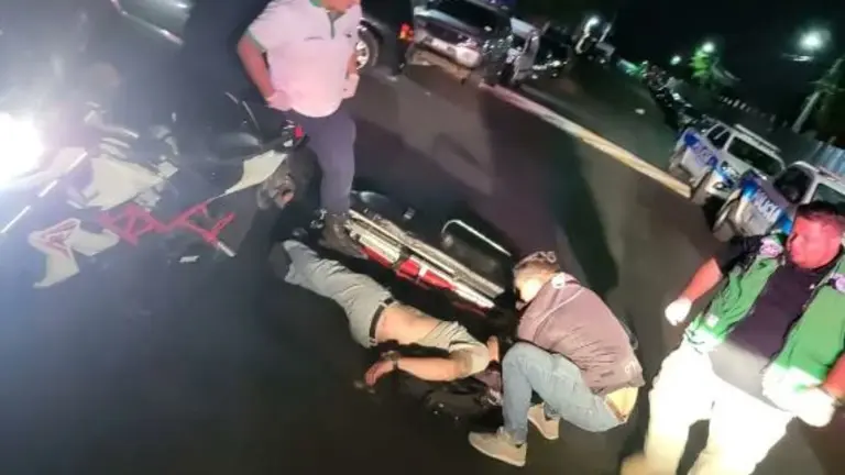 Vapuleado y apuñalado