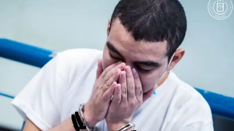 A 30 años de prisión