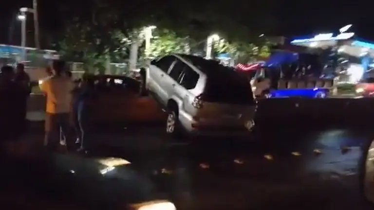 Camioneta en Los Chorros