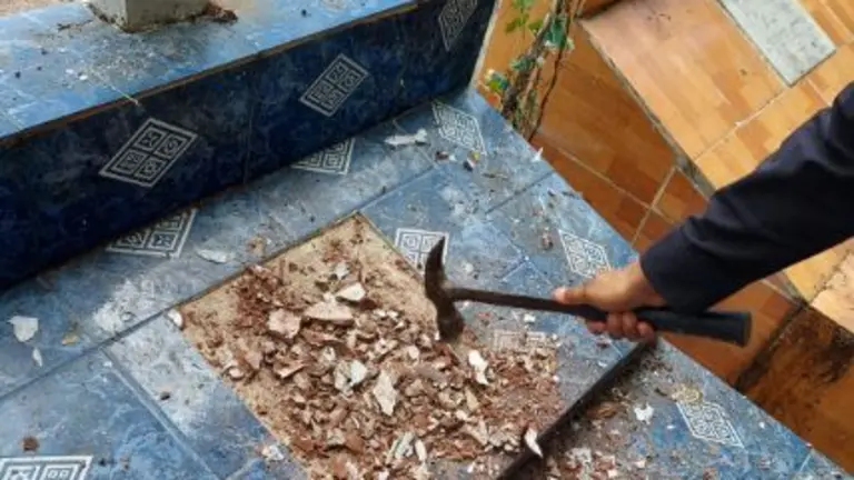 Placa alusiva a la MS