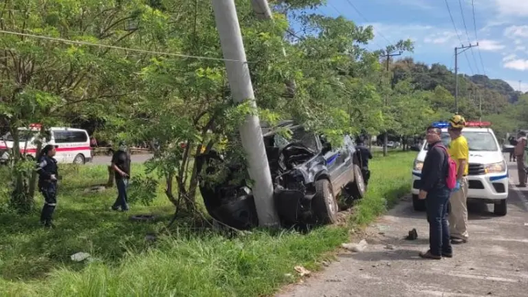 Cinco integrantes de una familia