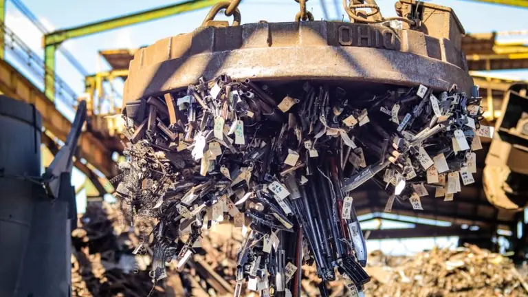 Destruyen más de 1,900 armas