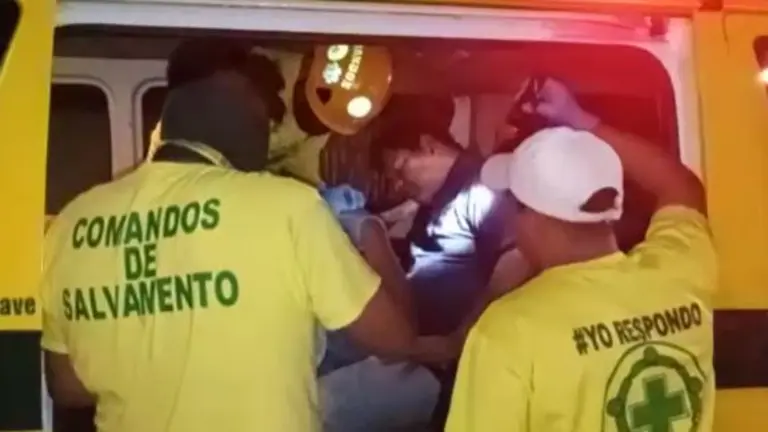 Le volaron tres dientes