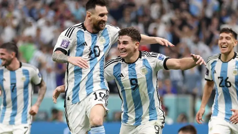 Messi y Álvarez 2022 Semifinal