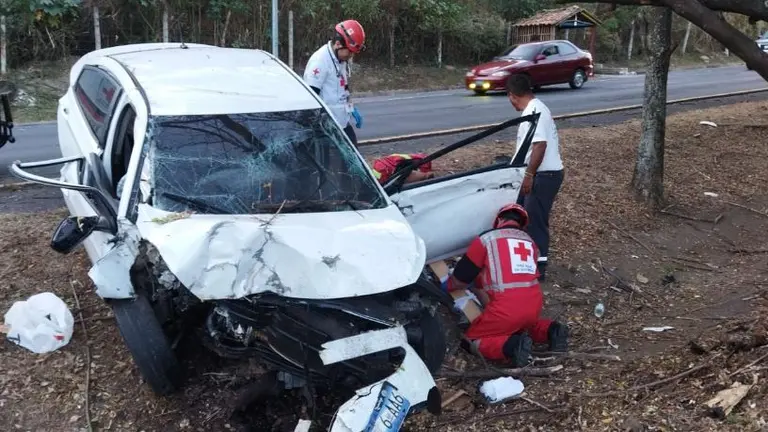 Una muerta y dos lesionados