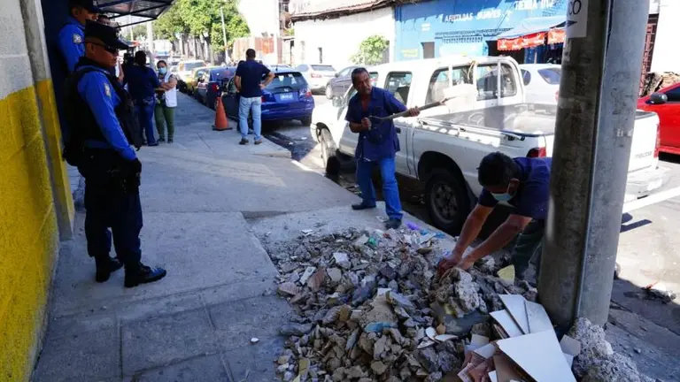 Retiran ripio en San Salvador