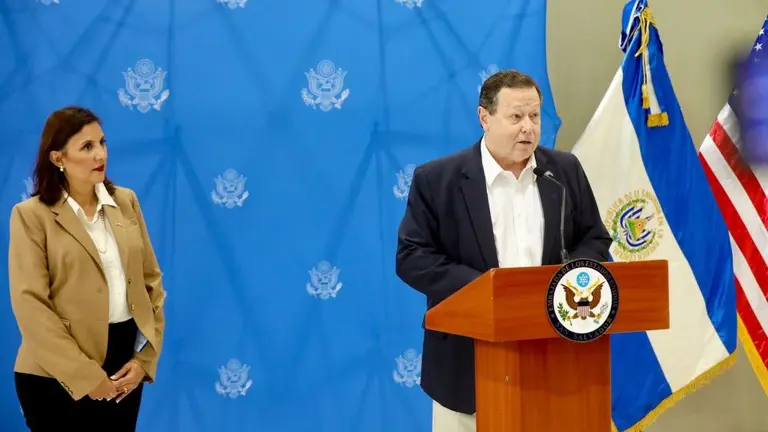 Embajador Duncan llegó al país