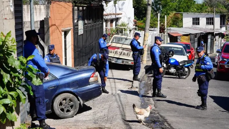 Liberan aceras en Los Planes