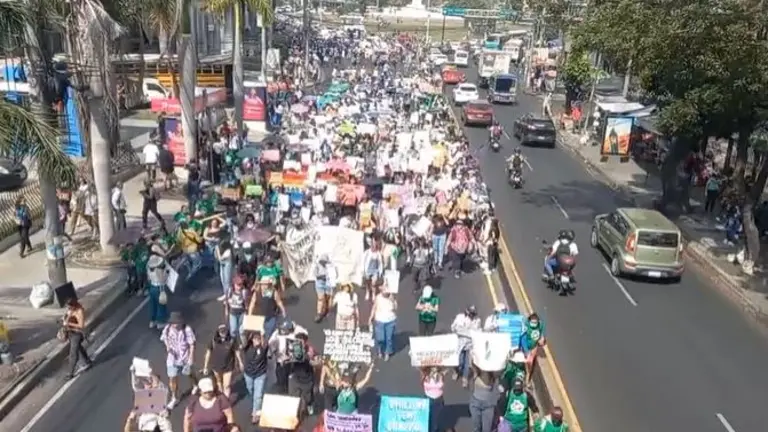 Feministas en día internacional de la mujer