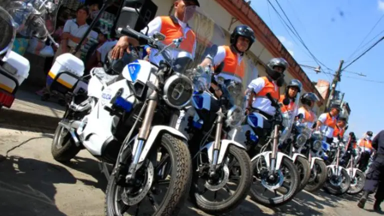 Motocicletas a policías