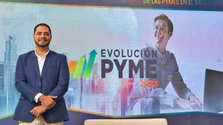 Foro Panel Bancario  sobre Evolución PYME en las instalaciones del Milleniun Plaza en San Salvador, con la participación de Erick Durán, Gerente PYME de Banco Davivienda Salvadoreño.
Foto Banco Davivienda/ Salvador Melendez