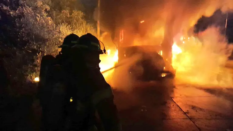 Incendio buseta ruta 15
