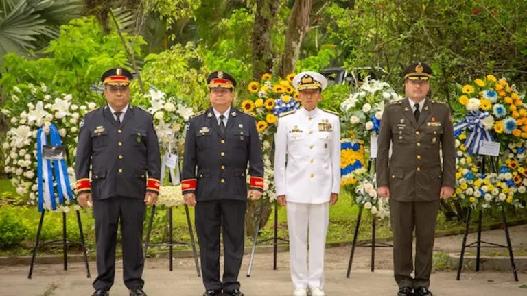 HOMENAJE PÓSTUMO A POLICÍAS FALLECIDOS PNC