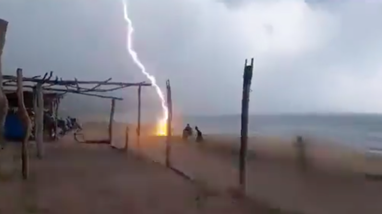 Playa Michoacán rayo