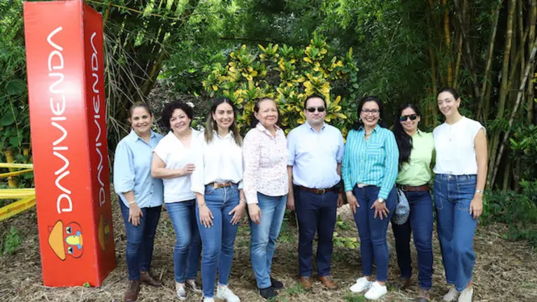 Firma de Convenio Avícola y Fideicomiso Walter Soundy en la Finca San Antonio El Quequeisque, en Santa Tecla, La Libertad, el sábado 26 de agosto de 2023.
Foto Banco Davivienda/ Salvador Melendez