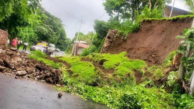 Derrumbe en El Canelo Sonsonate lluvias