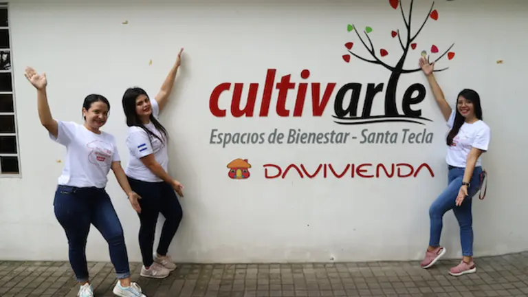 Celebracion del Dia del Nino en Cultivarte de Santa Tecla, con niños y adolescentes de Apopa y San Martin, donde voluntarios de Davivienda compartieron en diferentes actividades, realizado el 7 de octubre de 2023.
Foto Banco Davivienda/ Salvador Melendez