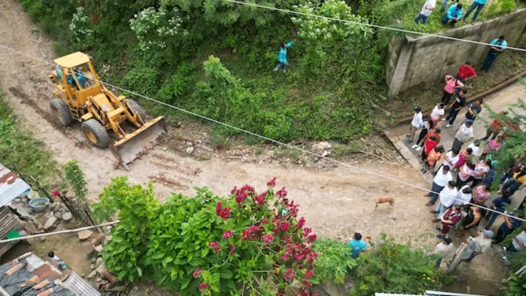Mejoramiento de la calle principal de playa Poza Verde del Lago de Ilopango