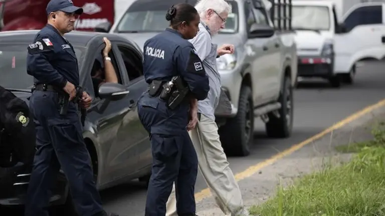 Hombre dispara a manifestantes en Panamá