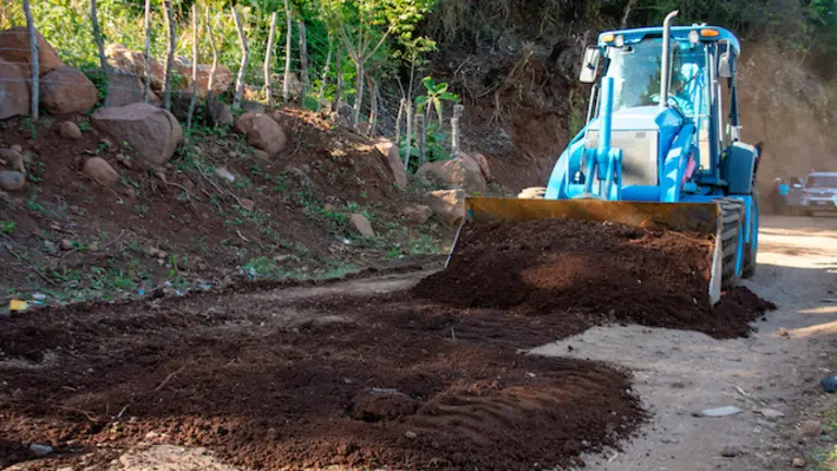 DOM Inicia construcción cerca de 2 km de calles en San Ildefonso, San Vicente