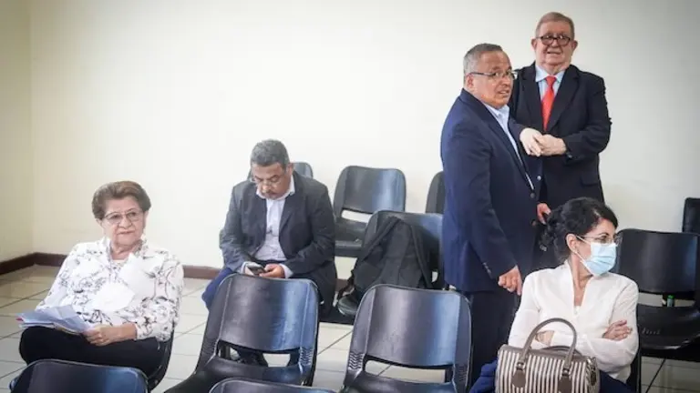 Funcionarios Mauricio Funes