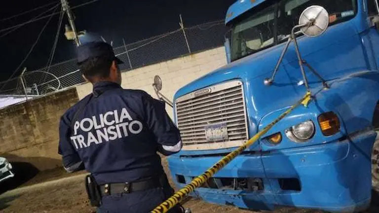 Hombre atropellado por remolque