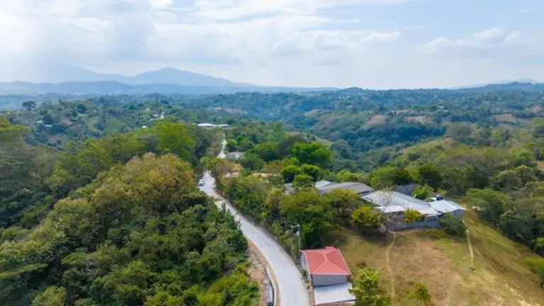 Renuevan calle en cantón Cocobano, San rafael Cedros