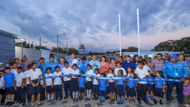 Entregan Centro Escolar Los Almendros en Acajultla, Sonsonate