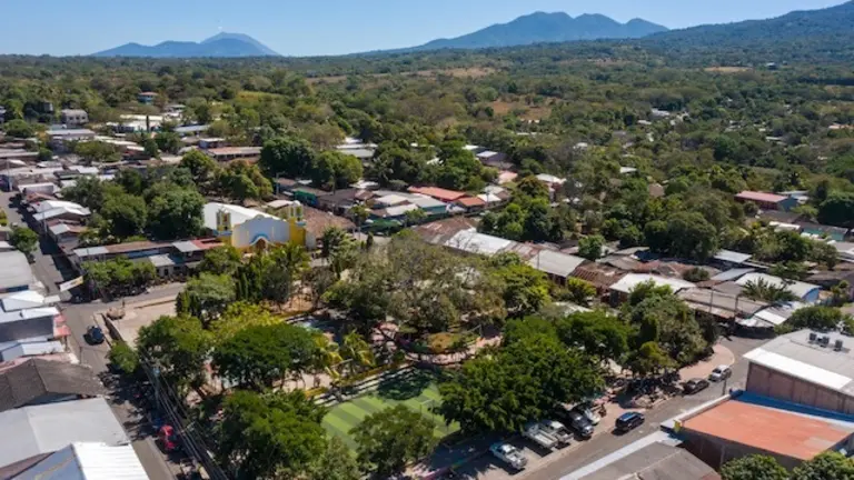 DOM renueva calles urbanas de Mercedes Umaña 1