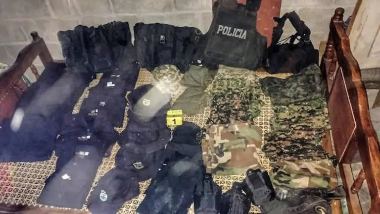 Cindy Aguilera, posesión y tenencia de drogas, uso y tenencia indebida de uniformes 2