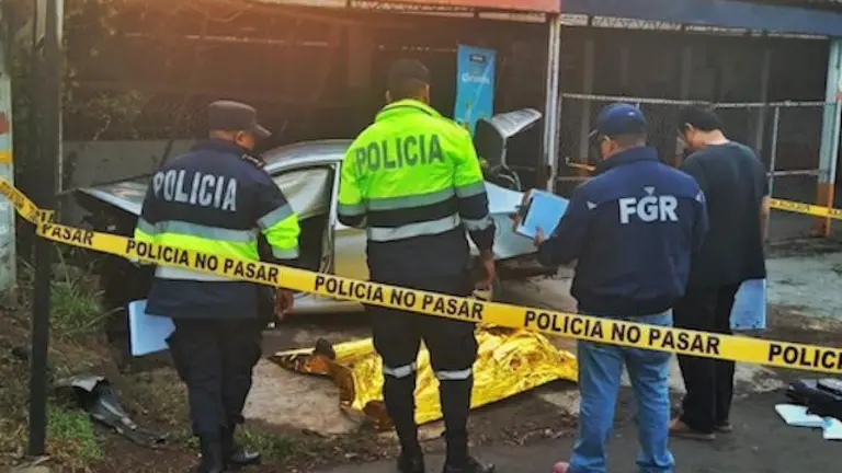 Accidente joven 19 años fallecido y un lesionado, kilómetro 50 Santa Ana, 01-05-2024