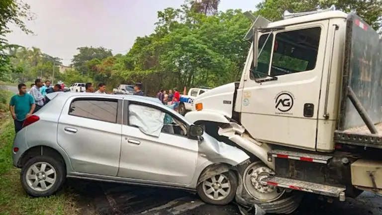 Accidente km 24 carretera Suchitoto 22-05-2024 conductor fallecido