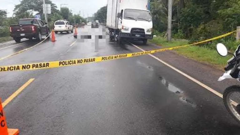 Motociclista fallece choque camión San Francisco Menéndez Ahuachapán 01-08-2024