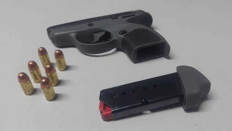 Isaac Solís Martínez portación ilegal de armas de fuego y disparos de armas de fuego