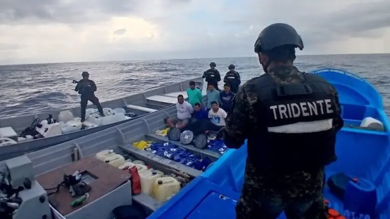 Incautación drogas Fuerza Naval 17-10-2024 1