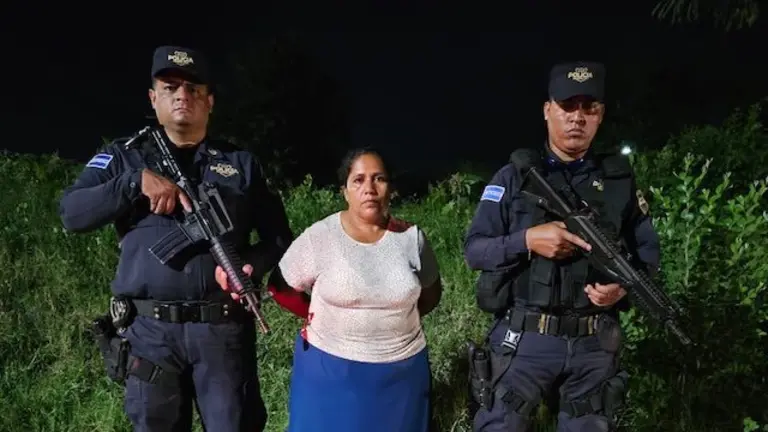 María Nasaria Flores Molina, 44 años, homicidio