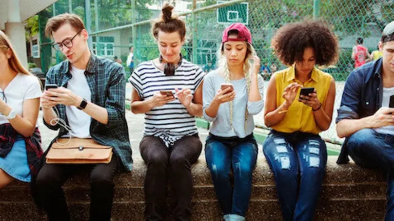 Redes sociales cerebro roto abuso de internet