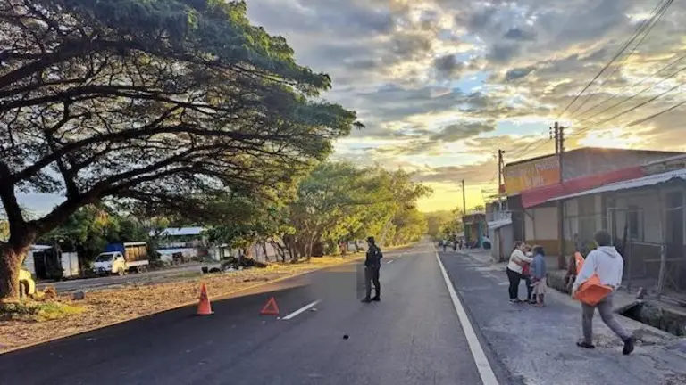 Mujer de la tercera edad atropellada en San Rafael Cedros, Cuscatlán, 05-12-2024