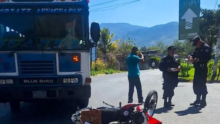 Motociclista fallecido atropellado por autobús